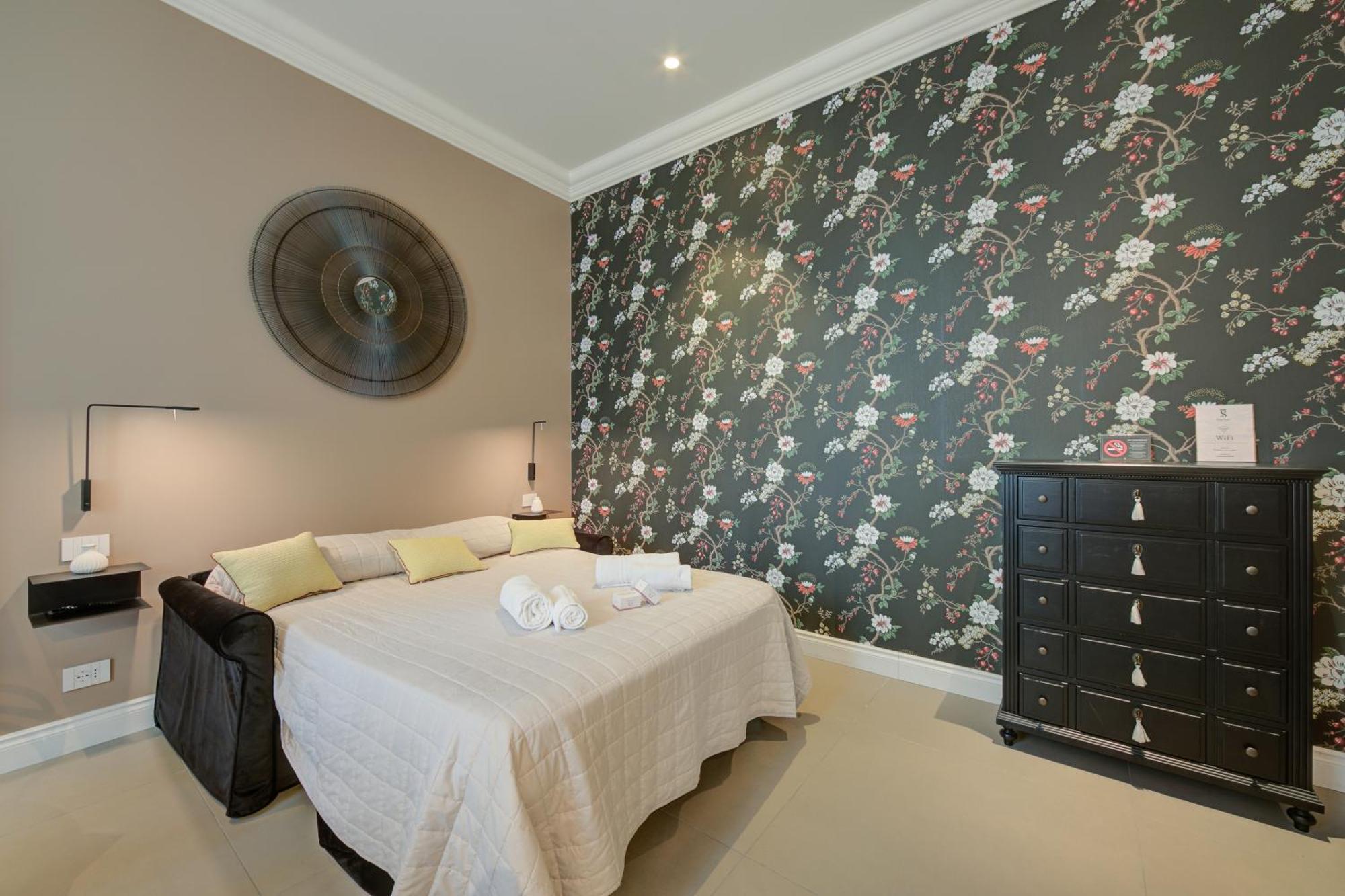 Seven Suites Apartments - Via Matteotti 178 Санремо Экстерьер фото