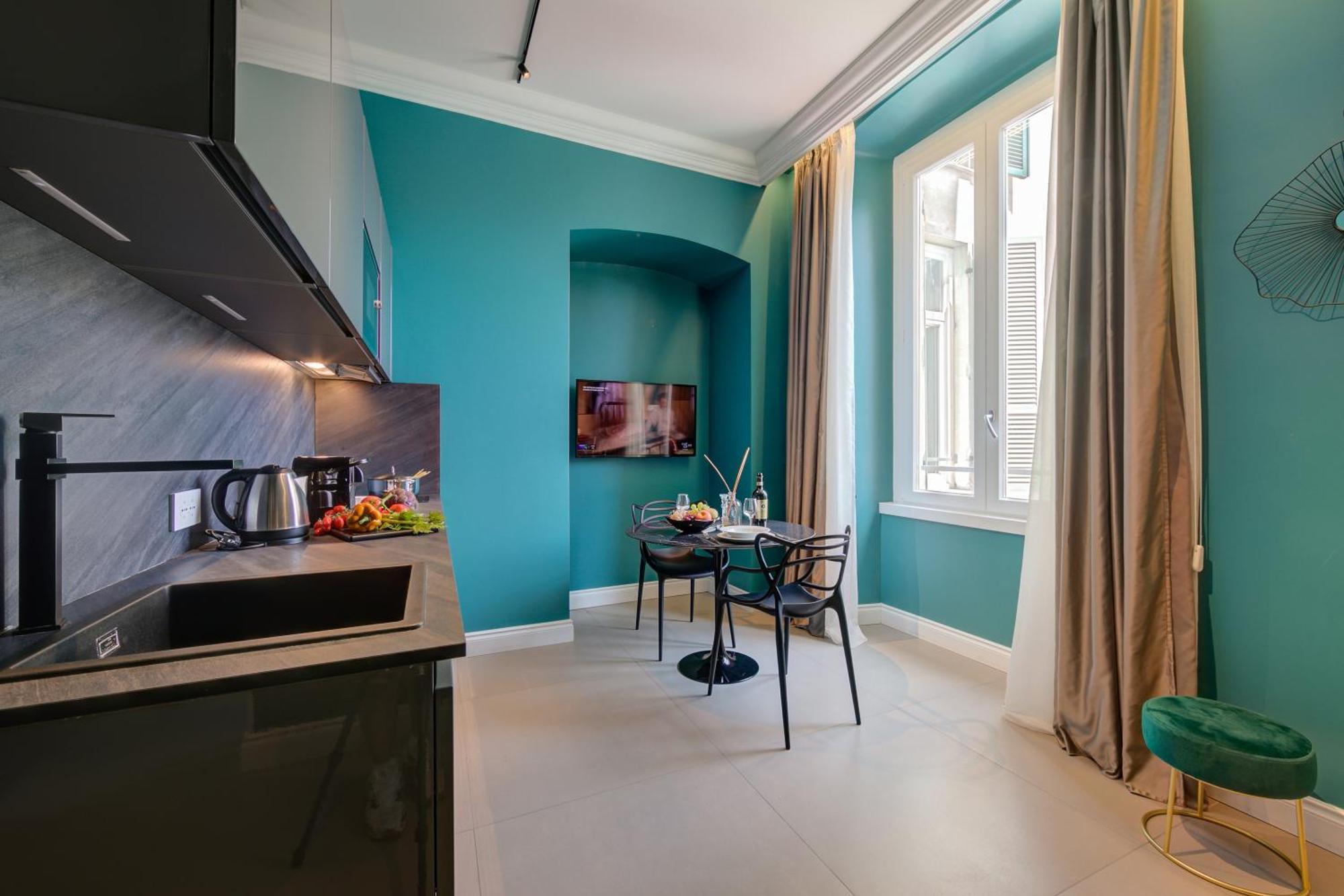 Seven Suites Apartments - Via Matteotti 178 Санремо Экстерьер фото